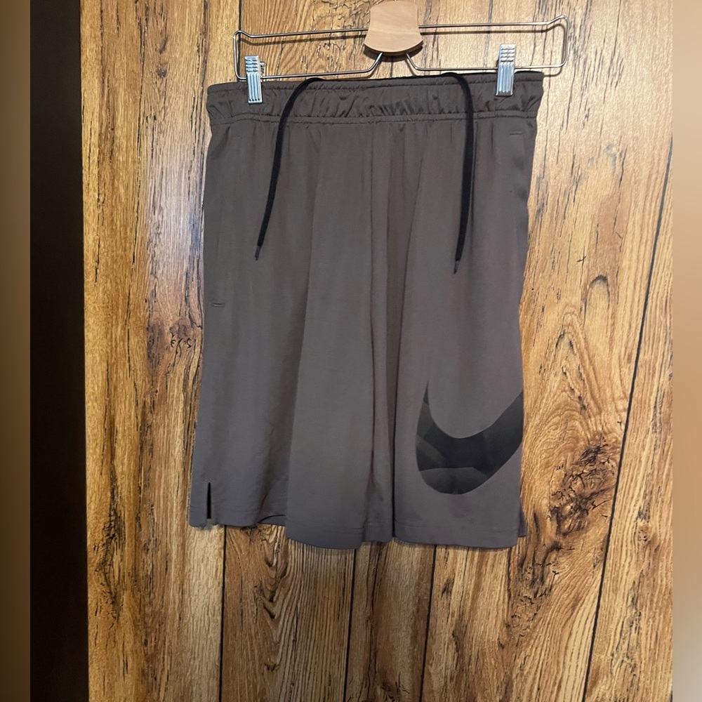 Men's Nike shorts, size medium